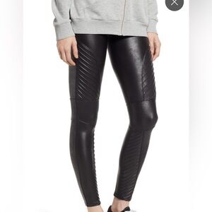 SPANX- BEST EVER!/ XS/ TP🤍